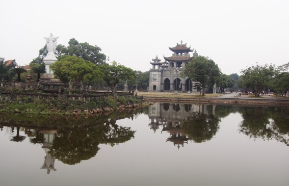 Quần thể nhà thờ Phát Diệm: Kiến trúc độc đáo hài hòa Đông Tây Phuong-dinh-xoi-bc3b3ng